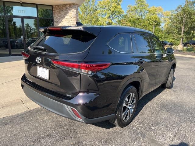 2022 toyota highlander xle