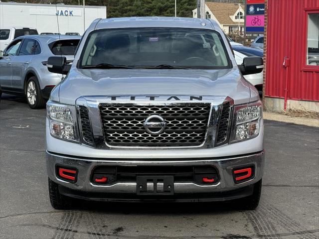 2017 nissan titan sv