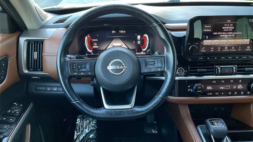 2022 nissan pathfinder platinum