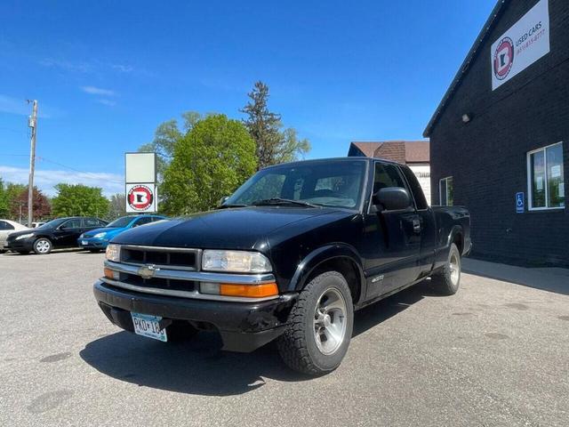 2000 chevrolet s-10 base