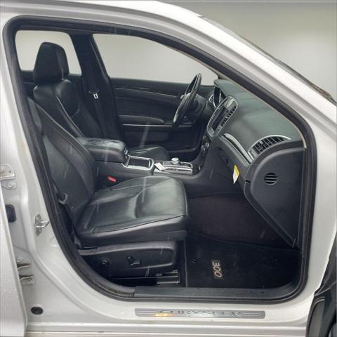 2017 chrysler 300c base
