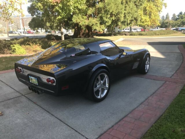 1976 chevrolet corvette stingray coupe