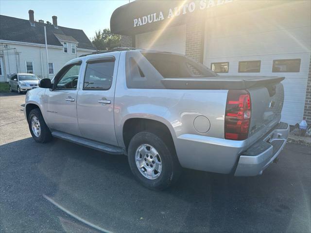 2011 chevrolet avalanche 1500 ls