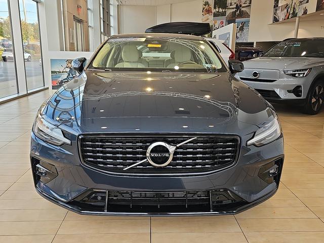 2022 volvo s60 b5 momentum