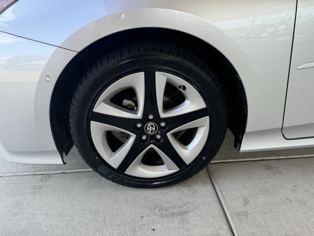 2018 toyota prius four touring