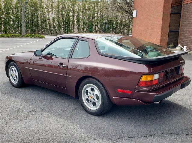 1988 porsche 944 base 2dr hatchback