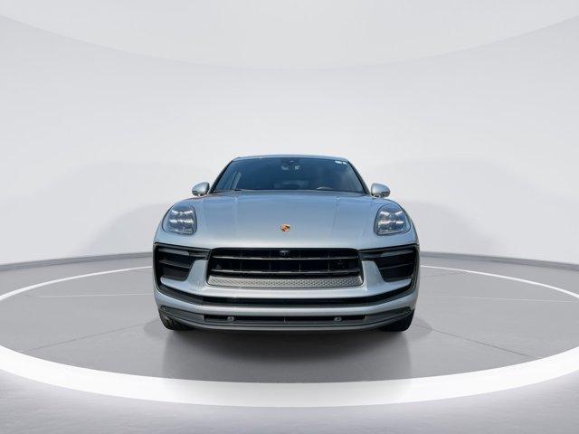 2022 porsche macan base