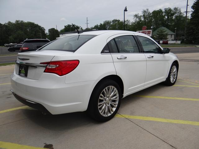 2012 chrysler 200 limited