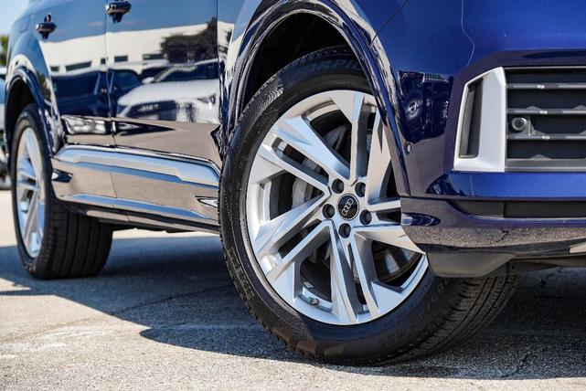 2024 audi q7 45 premium plus