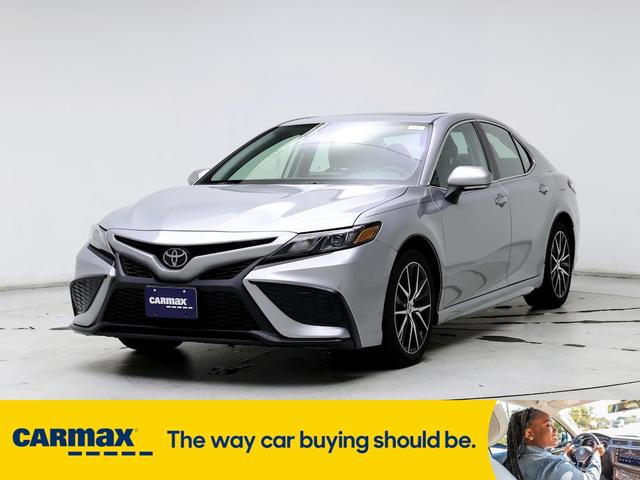 2023 toyota camry se