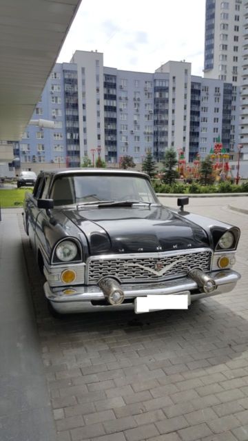 gaz 13 chaika soviet limo 1977 year