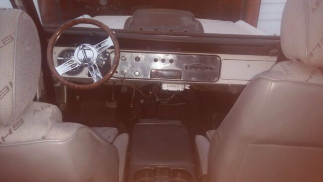1966 ford bronco with many updates