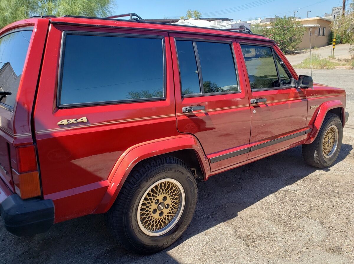 1989 jeep cherokee limited 4x4 (2nd owner)