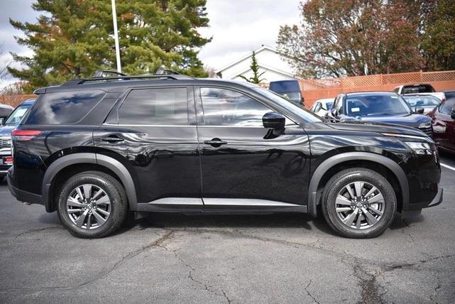 2023 nissan pathfinder sv