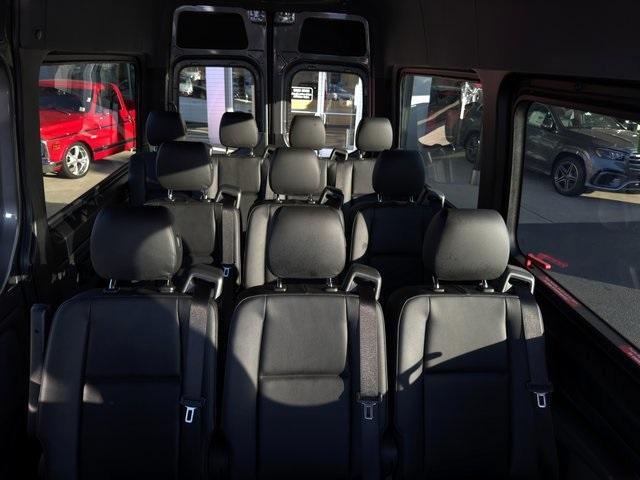 2023 mercedes-benz sprinter 2500 144 wb standard roof passenger