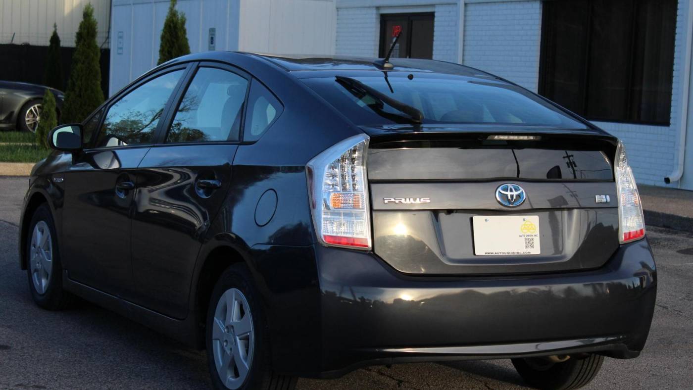 2011 toyota prius three