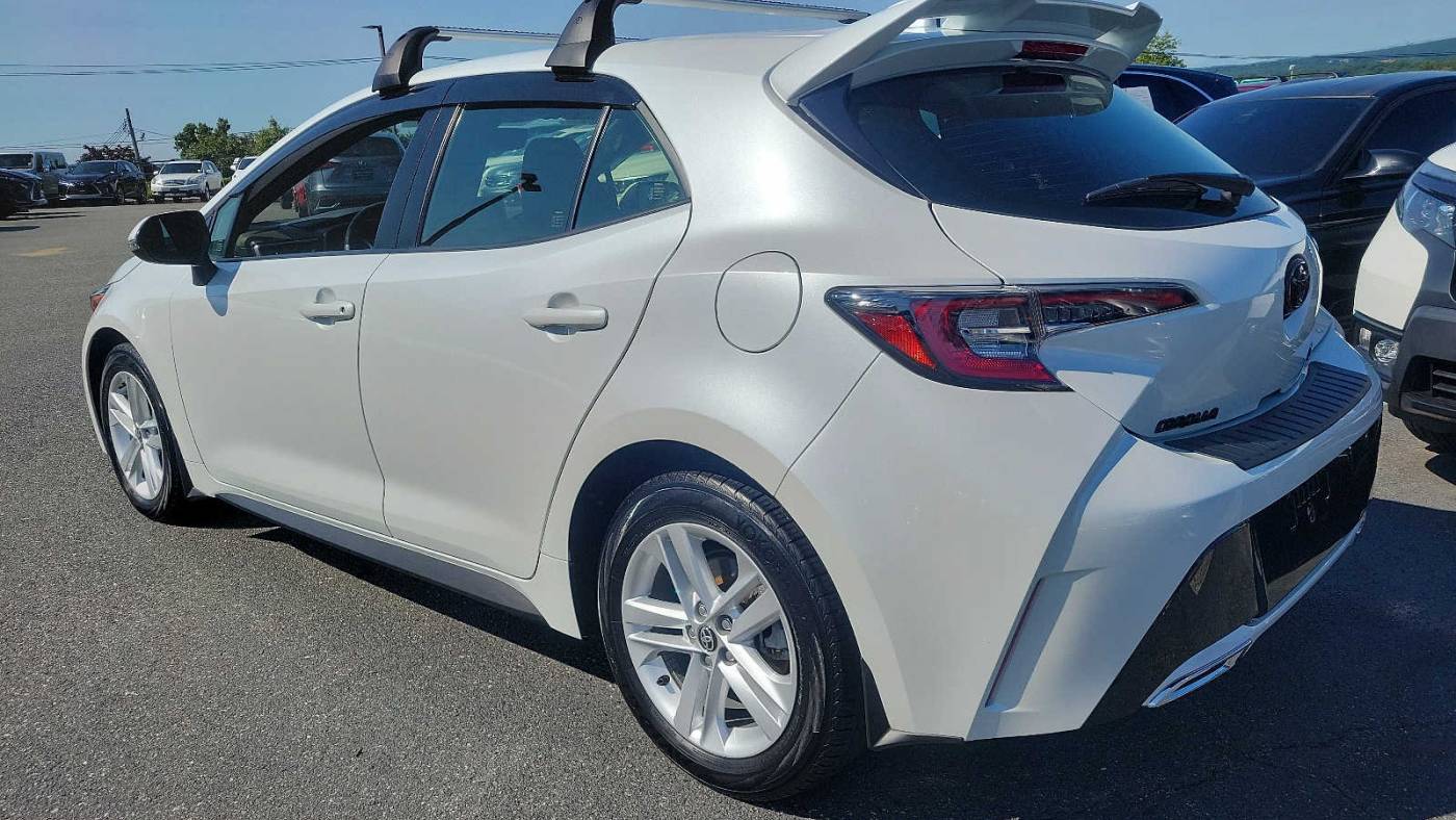2022 toyota corolla hatchback se