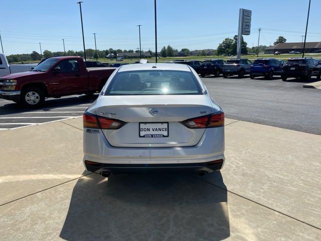 2022 nissan altima sr fwd