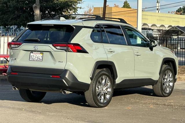2022 toyota rav4 xle premium