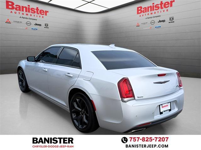 2021 chrysler 300 s