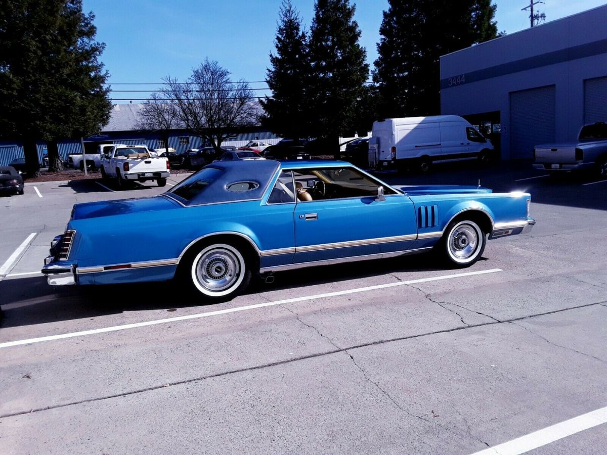 beautiful, daily driver 1977 continental mark v. new paint. no rust