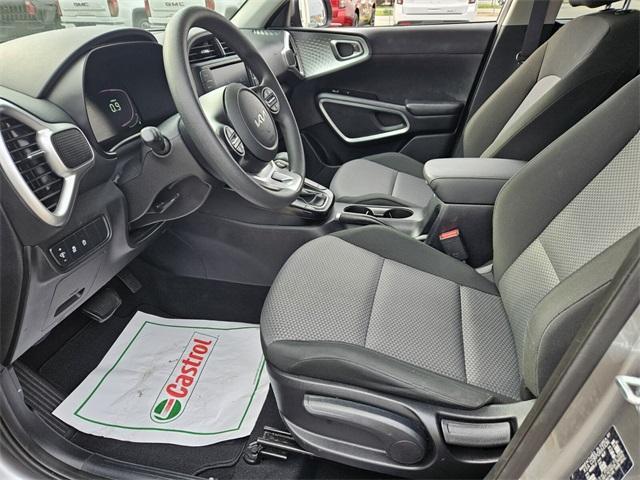 2023 kia soul lx