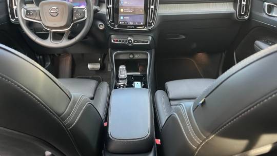 2024 Volvo XC40