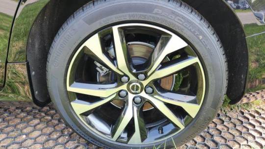 2023 volvo s60 b5 plus dark theme
