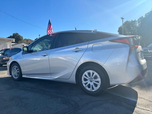 2021 toyota prius le