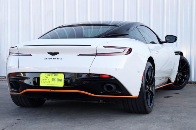 2022 aston martin db11 v8
