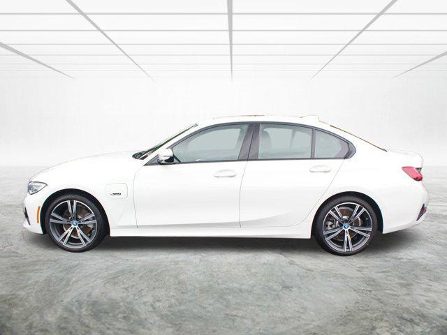 2022 bmw 330e base