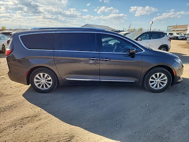 2018 chrysler pacifica touring-l