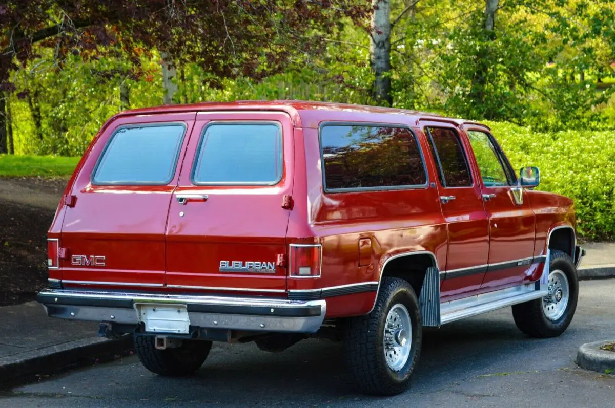1990 gmc suburban sle 2500 4wd only 134,374 miles!!!!! miust see!!!