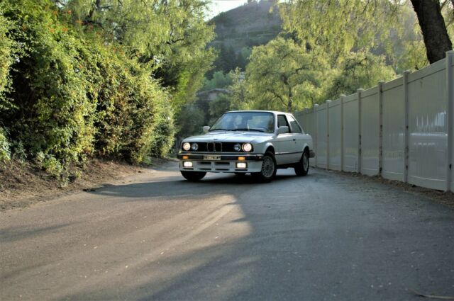 white 1987 e30 bmw 325is 2dr - $7500