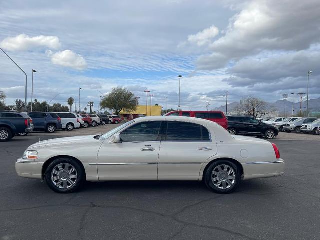 2003 lincoln town car cartier