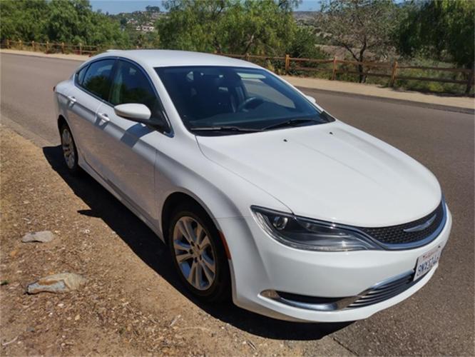 2015 chrysler 200 in palm springs, california