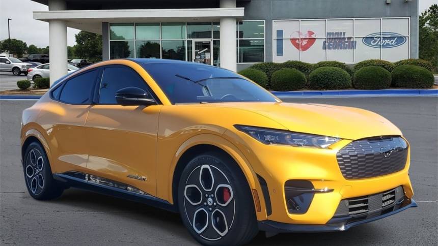 2022 ford mustang mach-e gt