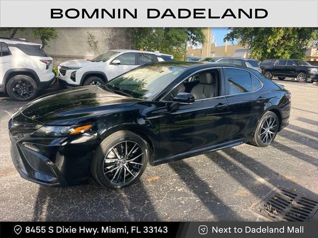 2022 toyota camry se