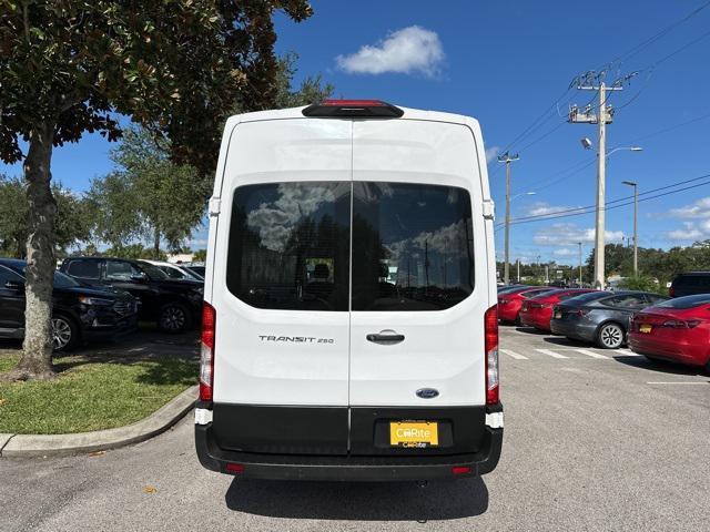 2023 ford transit-250 base