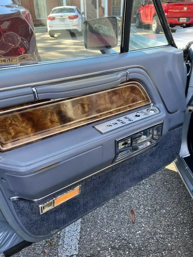 1983 lincoln town car, blue, runs well