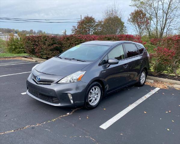 2013 toyota prius v two