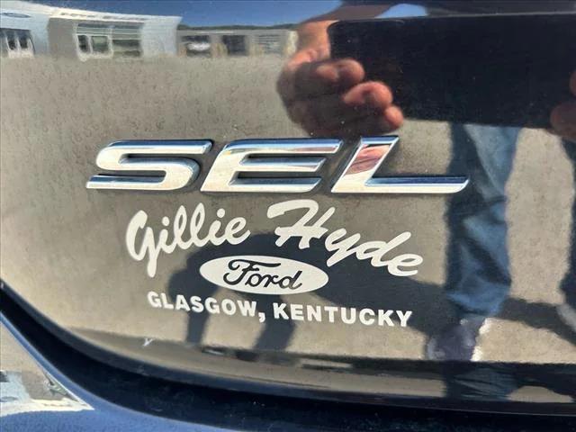 2022 ford edge sel