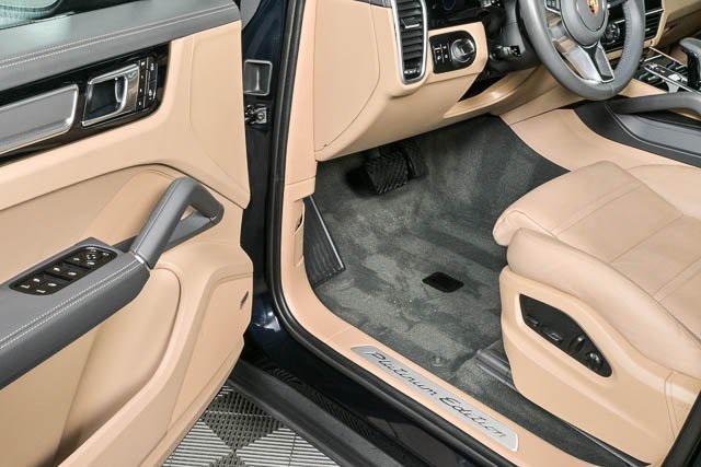2022 porsche cayenne platinum edition