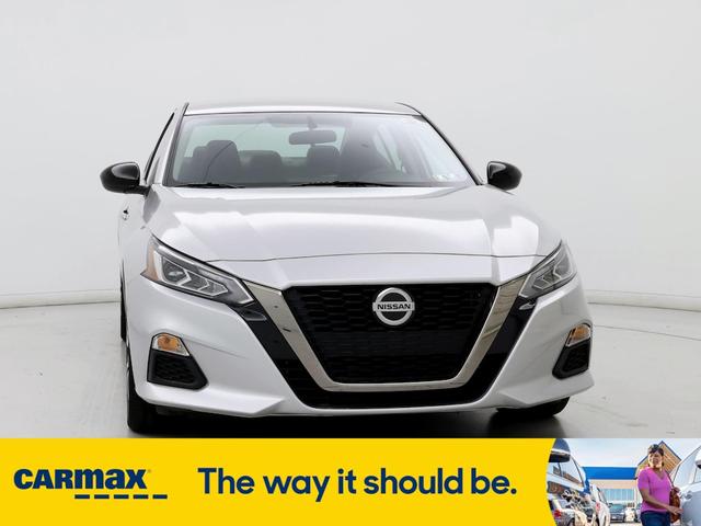 2019 nissan altima sr
