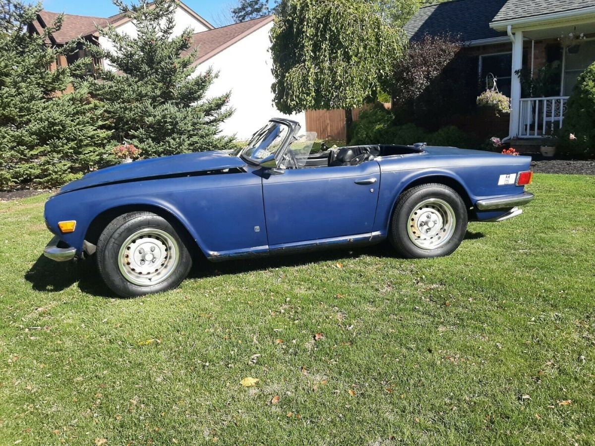 triumph tr6 tr-6 6cyl 4spd - solid - all there - needs restoration - nice car!