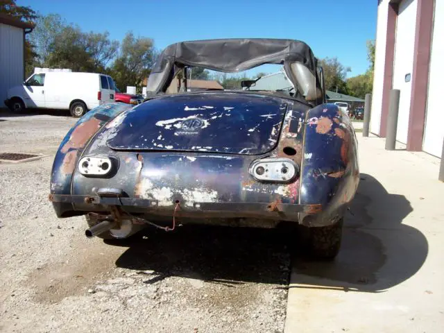 1962 mga mark ii convertible. car needs restored
