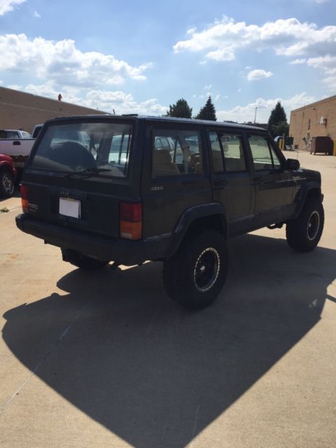 sport 4x4 4.0l lifted 31x10.5 tires