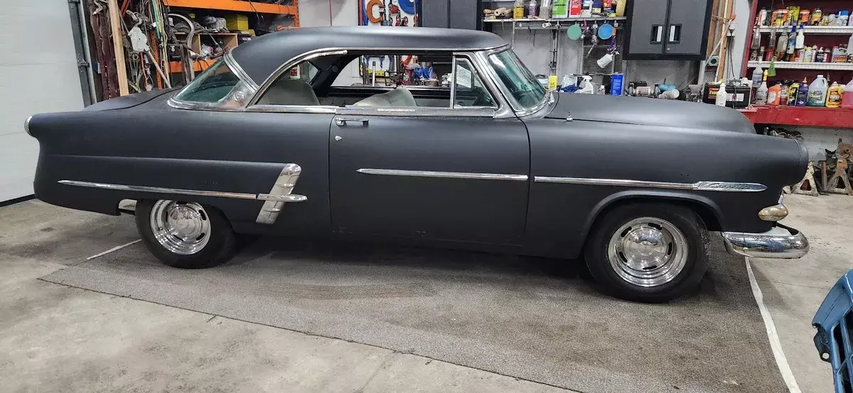 1953 ford crestline sedan black rwd automatic victoria