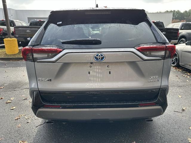 2024 toyota rav4 hybrid se