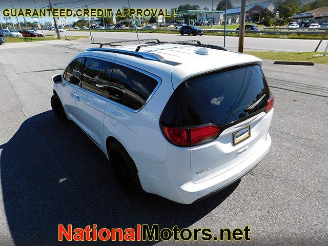 2019 chrysler pacifica touring l